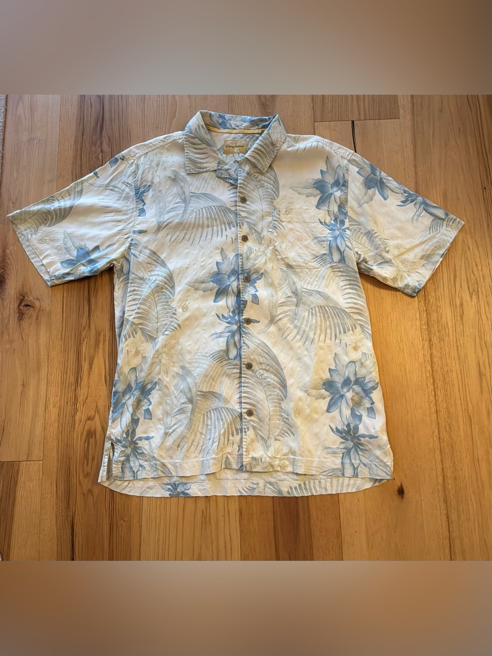 Tommy Bahama Cream and Light Blue Floral Short-Sleeve Camp Shirt, Size Large